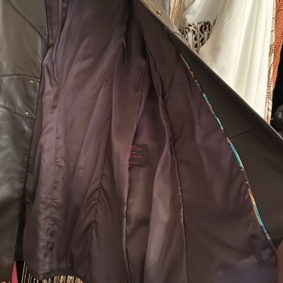 Leather coat - Picture 8 of 9